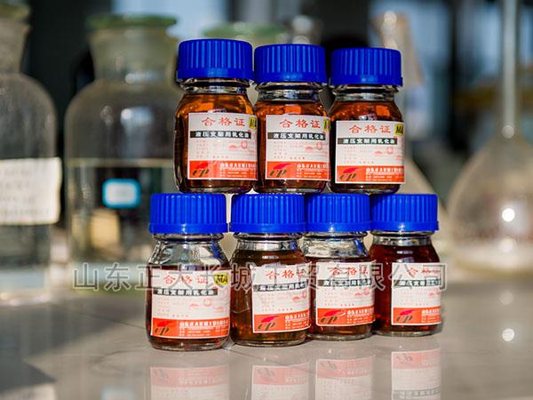 外觀為均一透明流體，無刺激性氣味