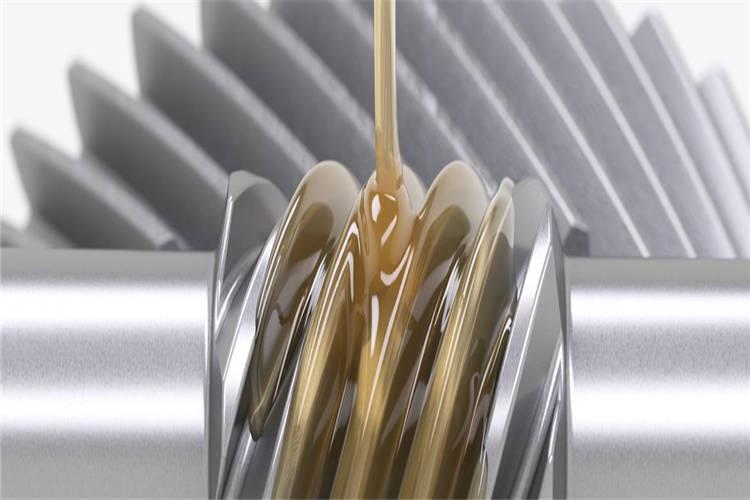 不同品牌的工業齒輪油不要混用。因為不同品牌齒輪油的某些性能指標不盡相同，若混用會降低齒輪油的使用效果