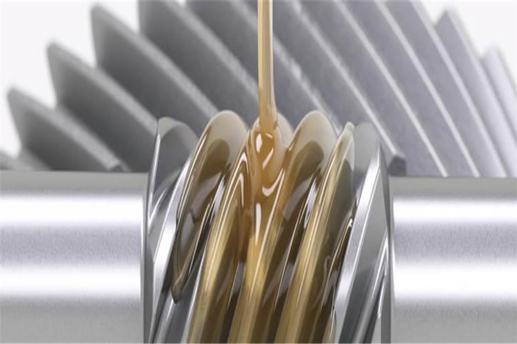 在使用中，嚴禁向工業齒輪油中加入柴油等進行稀釋